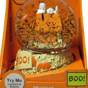 Peanuts 50th Anniversary The Great Pumpkin Halloween Snoopy Musical Snow Globe